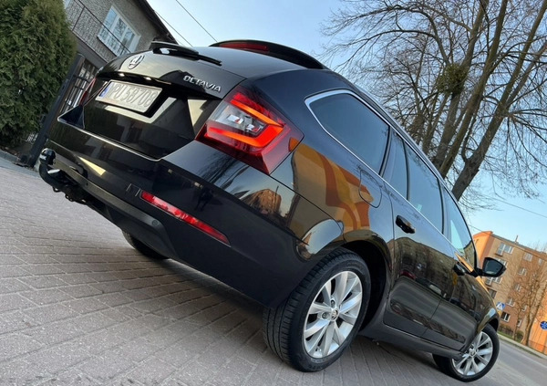 Skoda Octavia cena 48700 przebieg: 182555, rok produkcji 2017 z Pszczyna małe 742